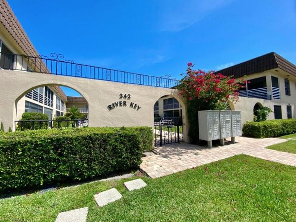 342 Southwind Drive, Unit 222, North Palm Beach, FL 33408