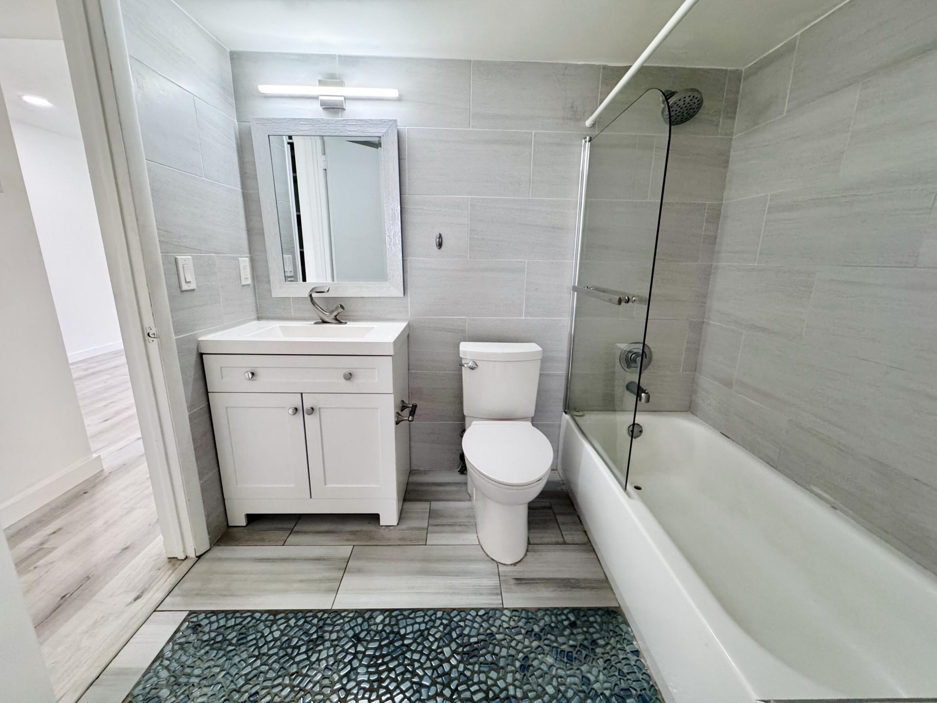 342 Southwind Drive, Unit 222, North Palm Beach, FL 33408 Photo