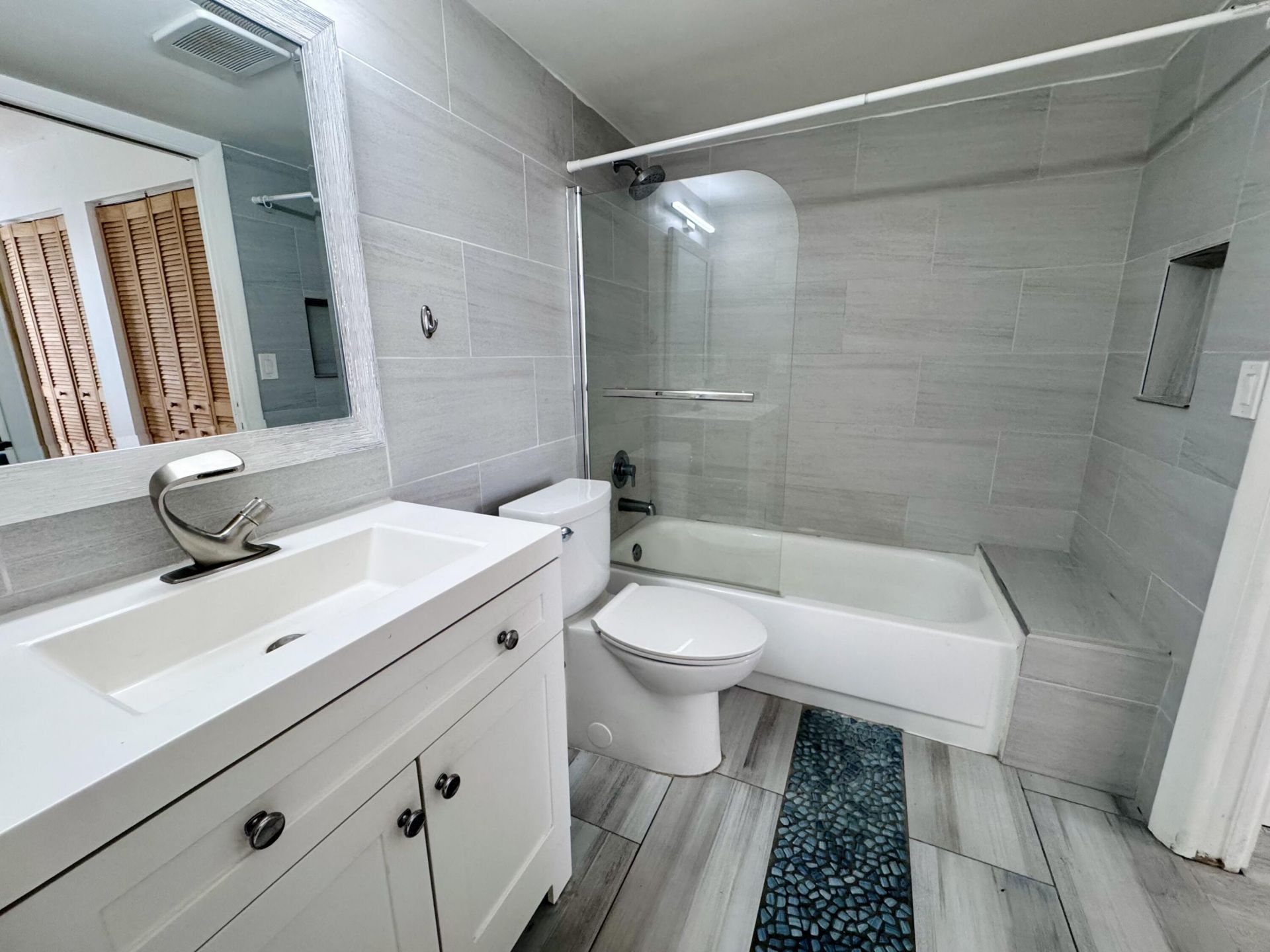 342 Southwind Drive, Unit 222, North Palm Beach, FL 33408 Photo