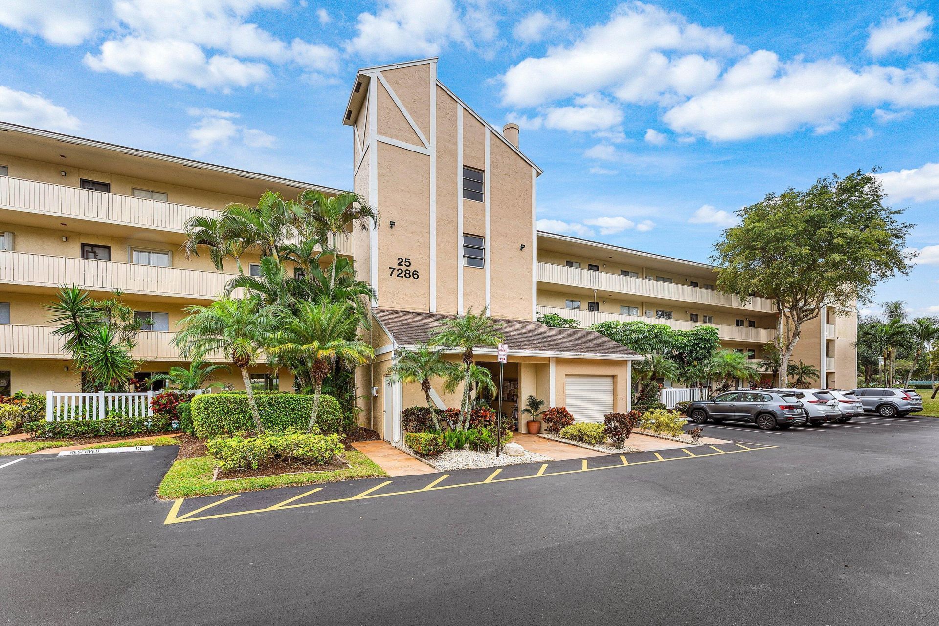 7286 Huntington Lane, Unit 301, Delray Beach, FL 33446 Photo