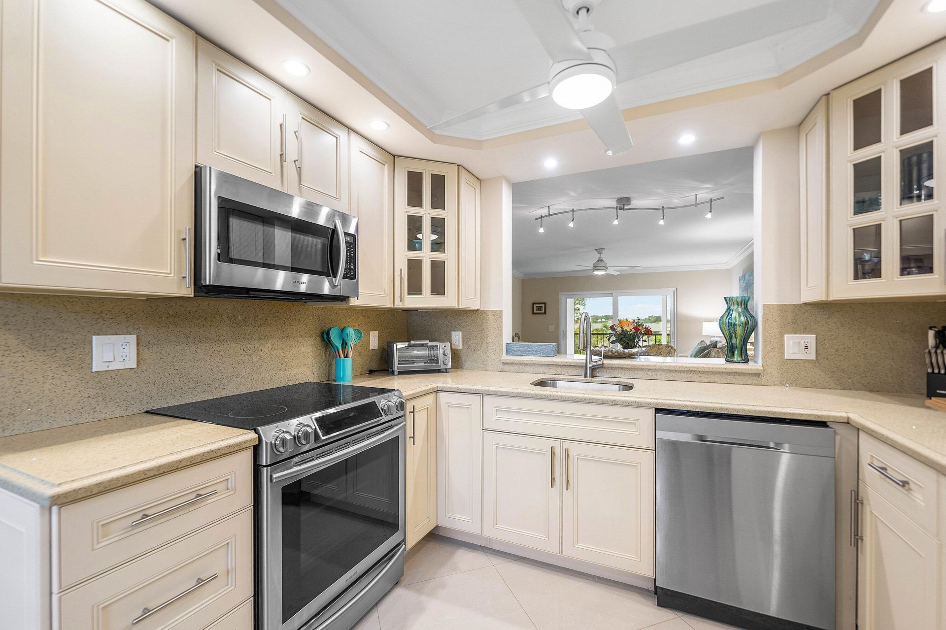 7286 Huntington Lane, Unit 301, Delray Beach, FL 33446 Photo
