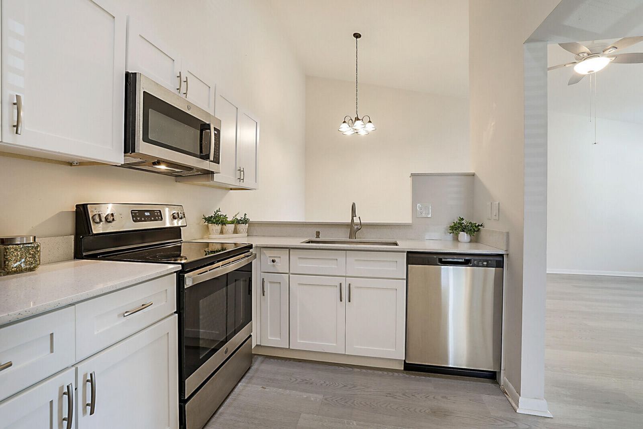 6327 Chasewood Drive, Unit E, Jupiter, FL 33458 Photo