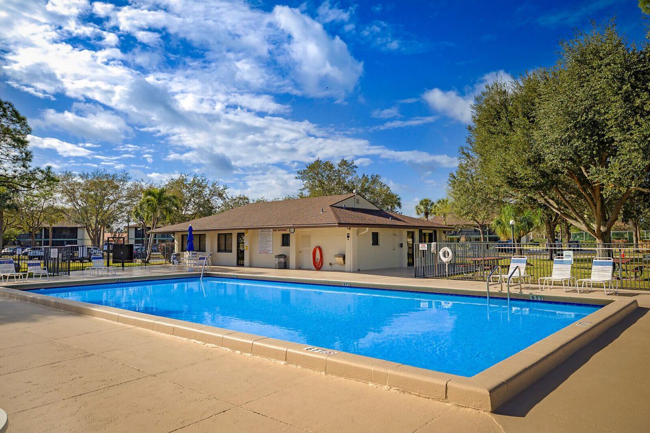 6327 Chasewood Drive, Unit E, Jupiter, FL 33458 Photo