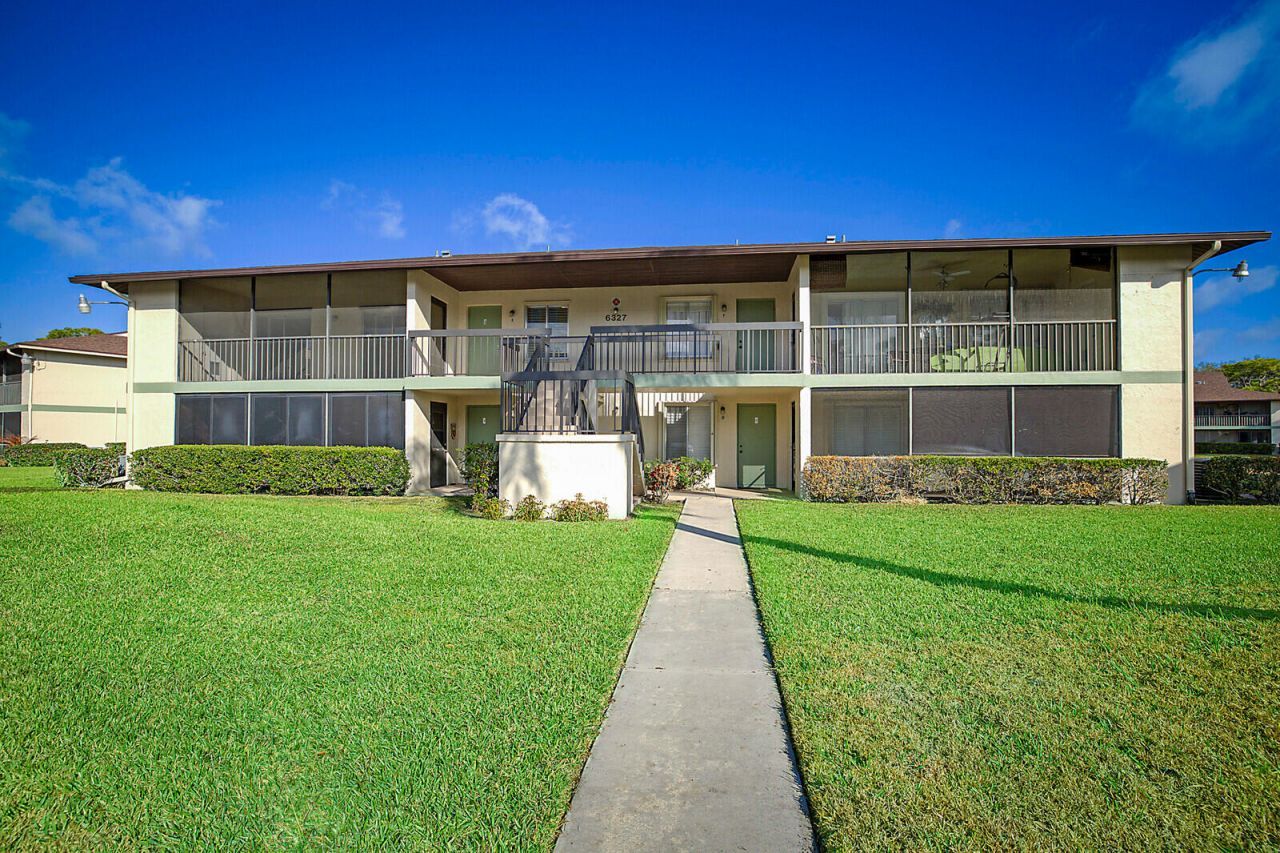 6327 Chasewood Drive, Unit E, Jupiter, FL 33458 Photo
