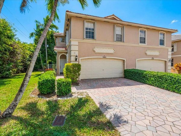 3544 Lakewood Place, Coconut Creek, FL 33073