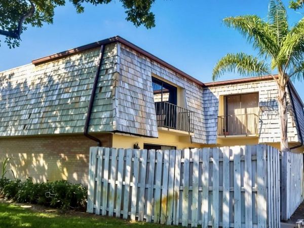 194 Lake Arbor Dr, Unit 1, Palm Springs, FL 33461