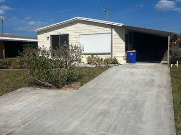 7445 SE Independence Avenue, Hobe Sound, FL 33455