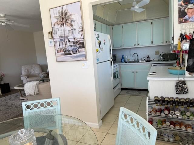 2840 Lake Osborne Drive, Unit 202, Lake Worth Beach, FL 33461 Photo