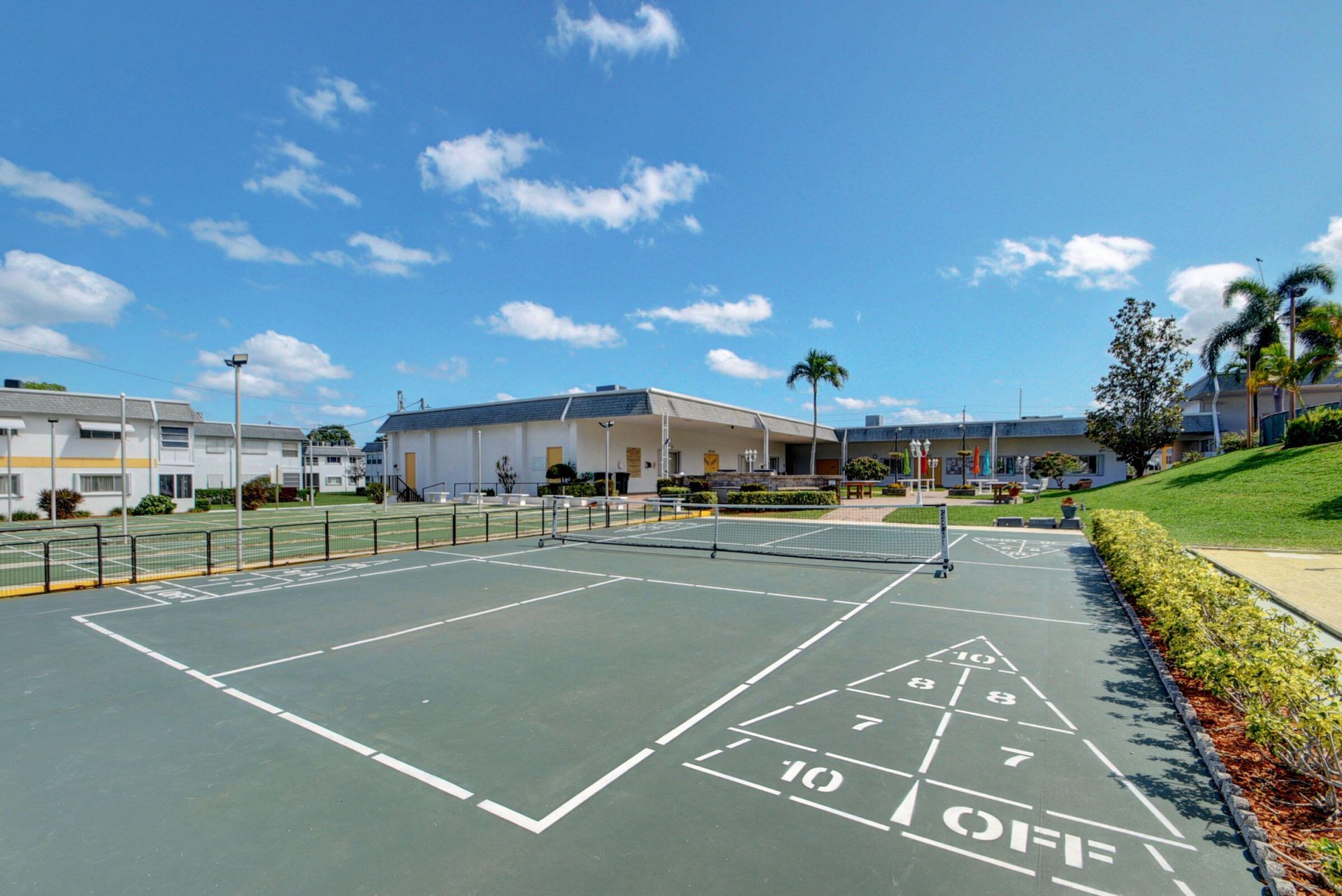 2840 Lake Osborne Drive, Unit 202, Lake Worth Beach, FL 33461 Photo