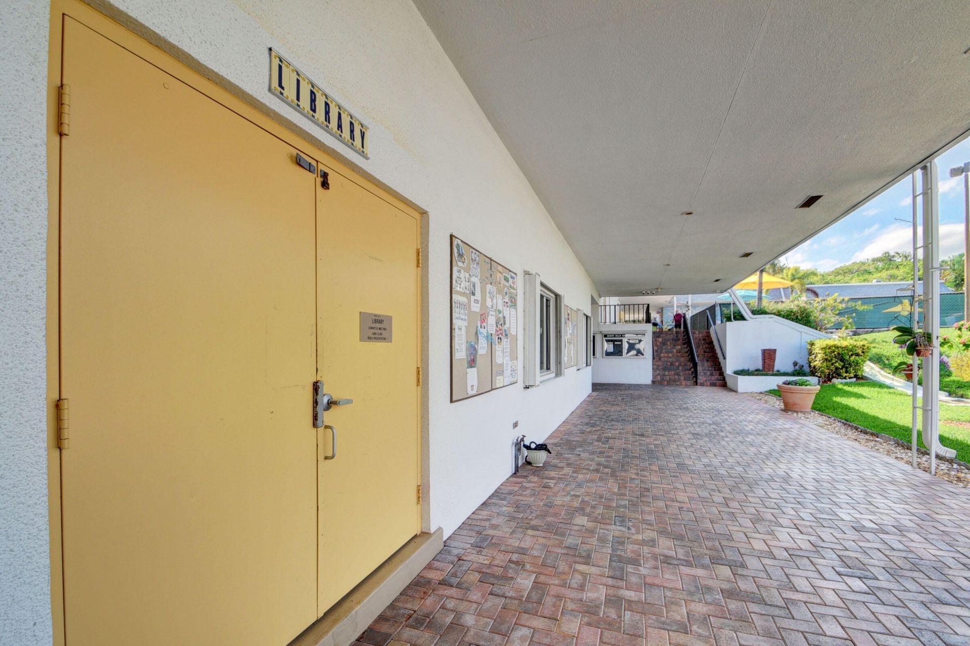 2840 Lake Osborne Drive, Unit 202, Lake Worth Beach, FL 33461 Photo