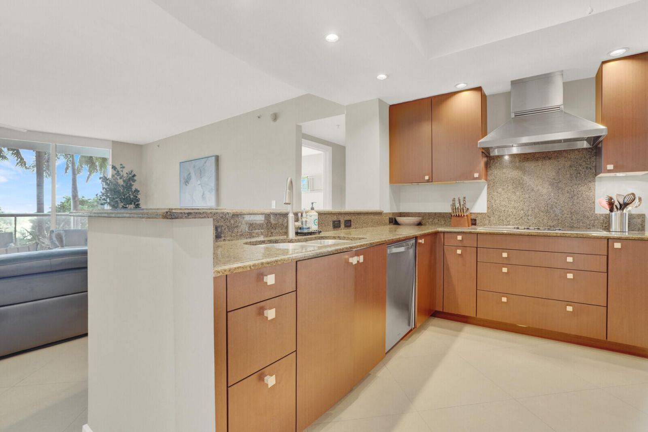1 N Ocean Boulevard, Unit 508, Pompano Beach, FL 33062 Photo