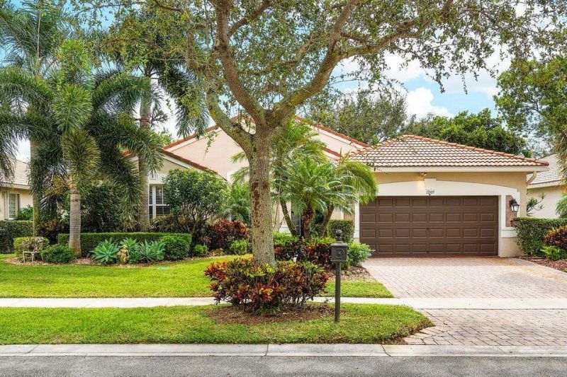 12105 Oakvista Dr Drive, Boynton Beach, FL 33437 Main Photo