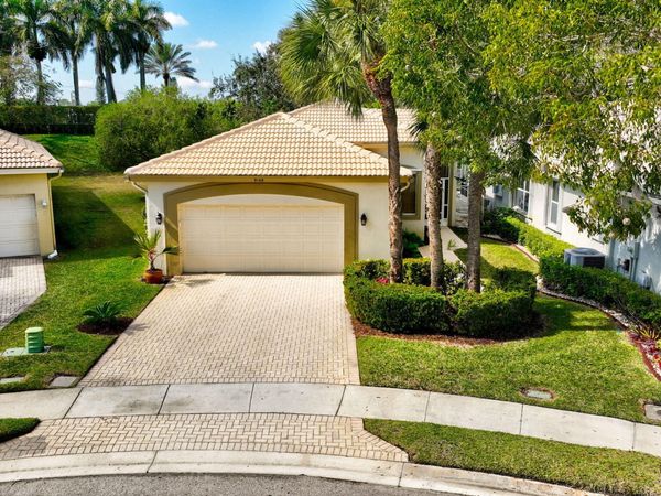 9168 Bay Point Circle, West Palm Beach, FL 33411