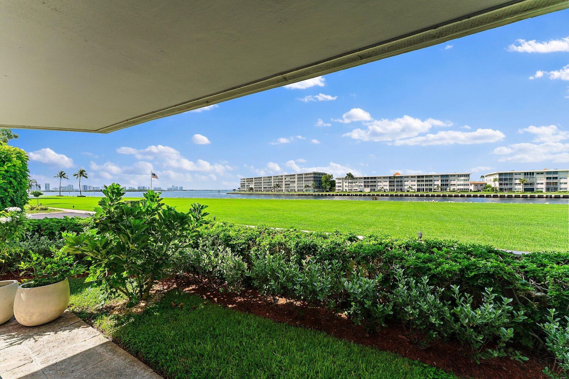 123 Lakeshore Drive, Unit 143, North Palm Beach, FL 33408 Photo