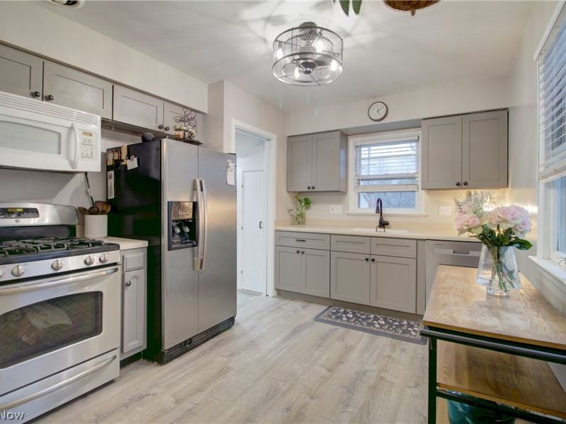 13375 Kathleen Drive, Brook Park, OH 44142 Photo 6