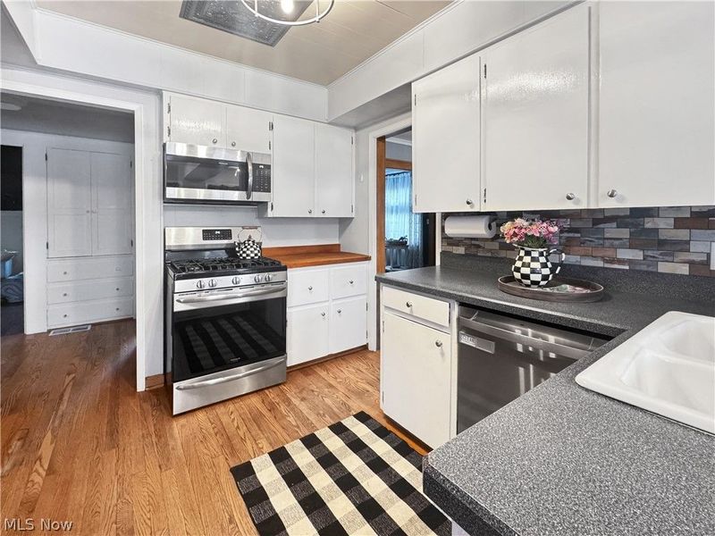 7374 Youngstown Pittsburgh Road, Poland, OH 44514 Photo 4