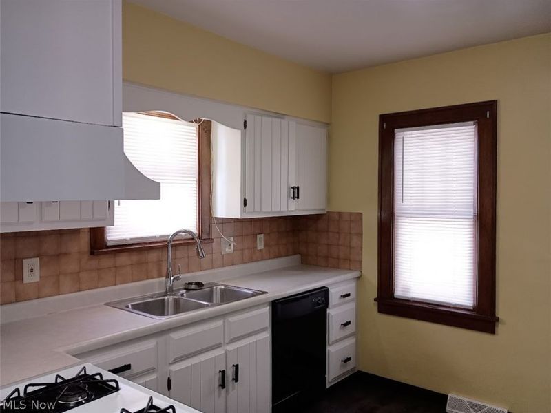 212 Curry Place, Youngstown, OH 44504 Photo 14