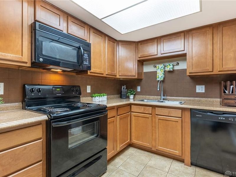 2421 W Alex Bell Road, Miami Township, OH 45459 Photo 8