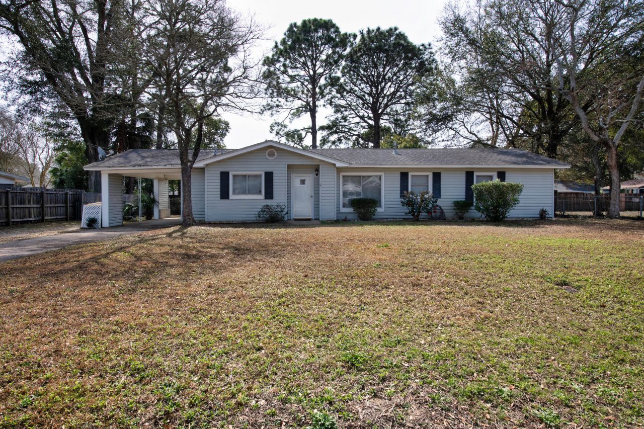 224 NW Gilda Place, Fort Walton Beach, FL 32548 Main Photo
