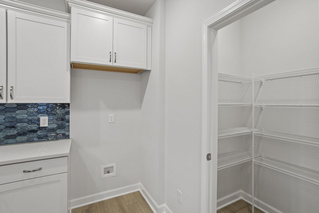 86 Crosswick Street Photo 22