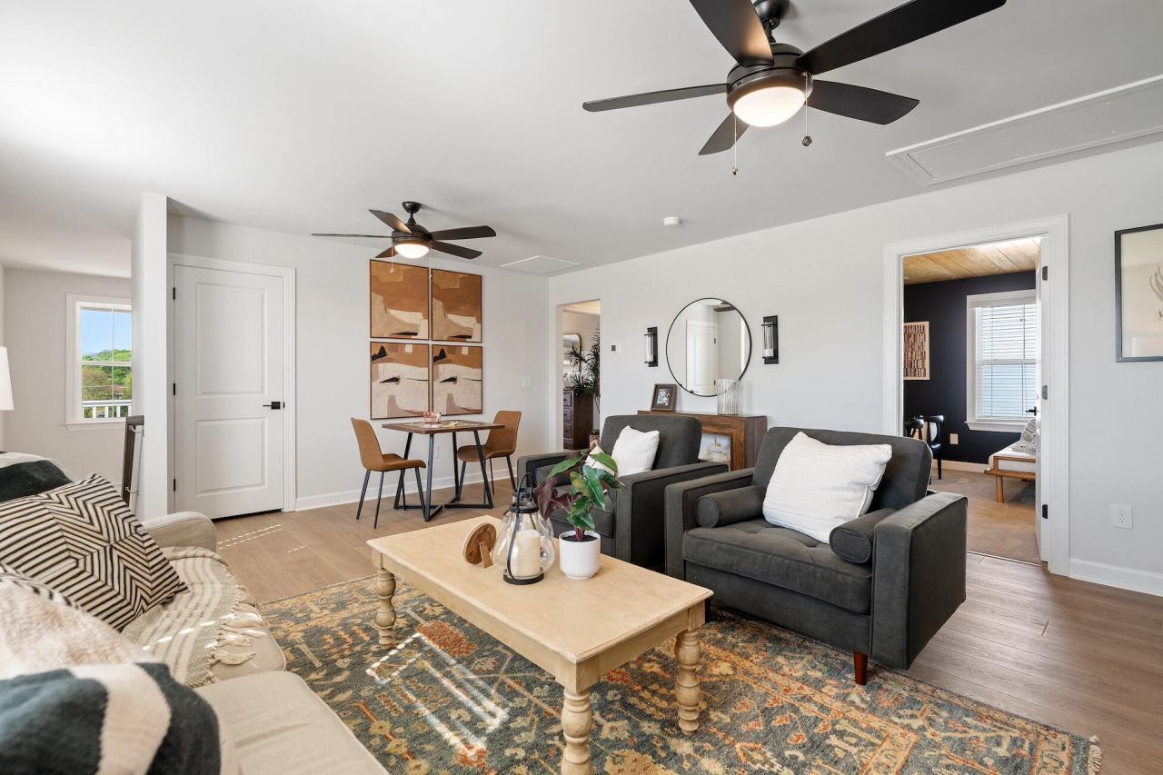 87 Crosswick Street Photo 30