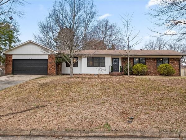 4109 Oak Hollow Drive, High Point, NC 27265