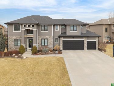 17660 Patrick Avenue, Omaha, NE 68116