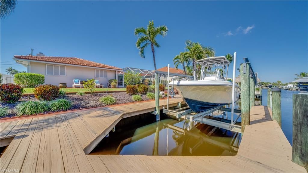 5331 Mayfair Ct, Cape Coral, FL 33904 Photo