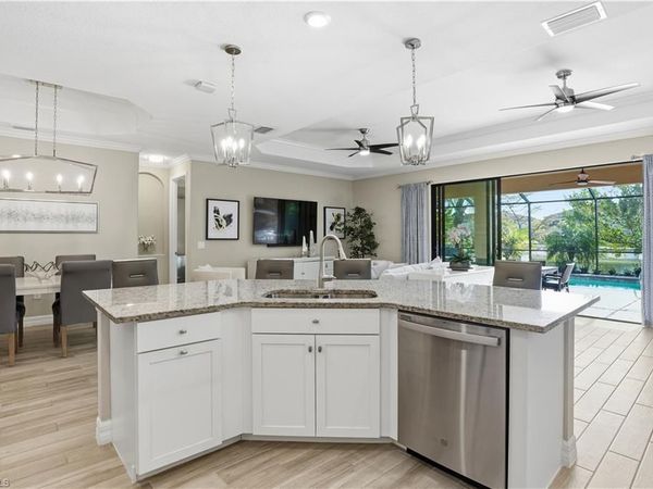 28091 Foxrock CT, BONITA SPRINGS, FL 34135