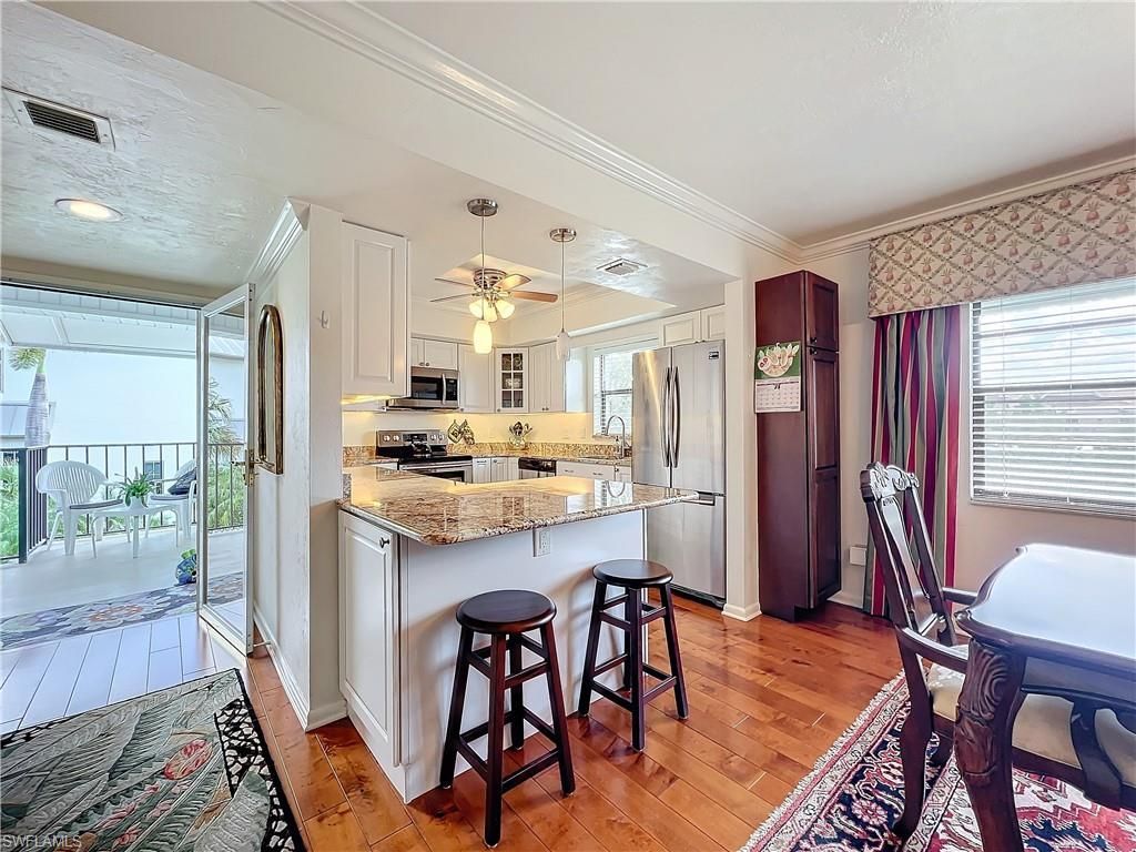 1065 8th St S, Unit 203, Naples, FL 34102 Photo