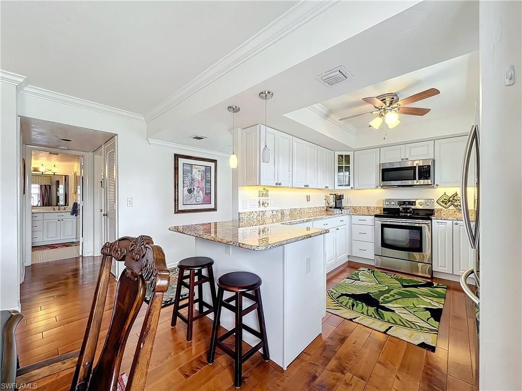 1065 8th St S, Unit 203, Naples, FL 34102 Photo