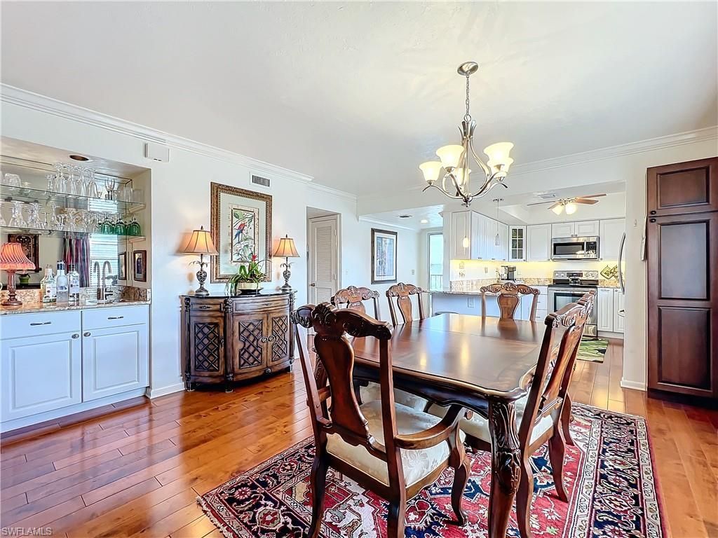 1065 8th St S, Unit 203, Naples, FL 34102 Photo