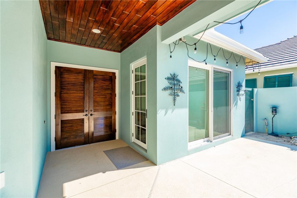 9205 Spring Time Drive, Vero Beach, FL 32963 Photo