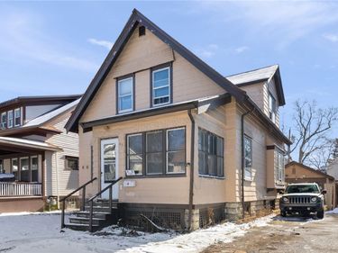 63 Carthage St, Rochester, NY 14621