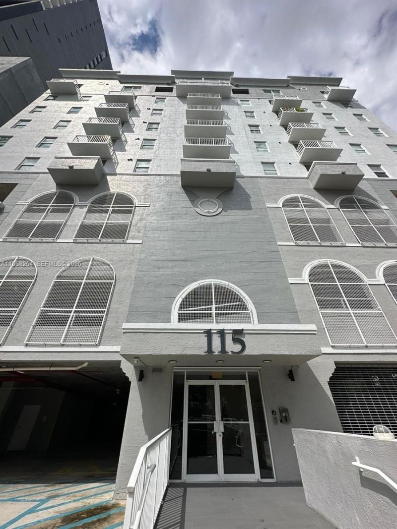 115 SW 11th St, Unit 805, Miami, FL 33130 Photo