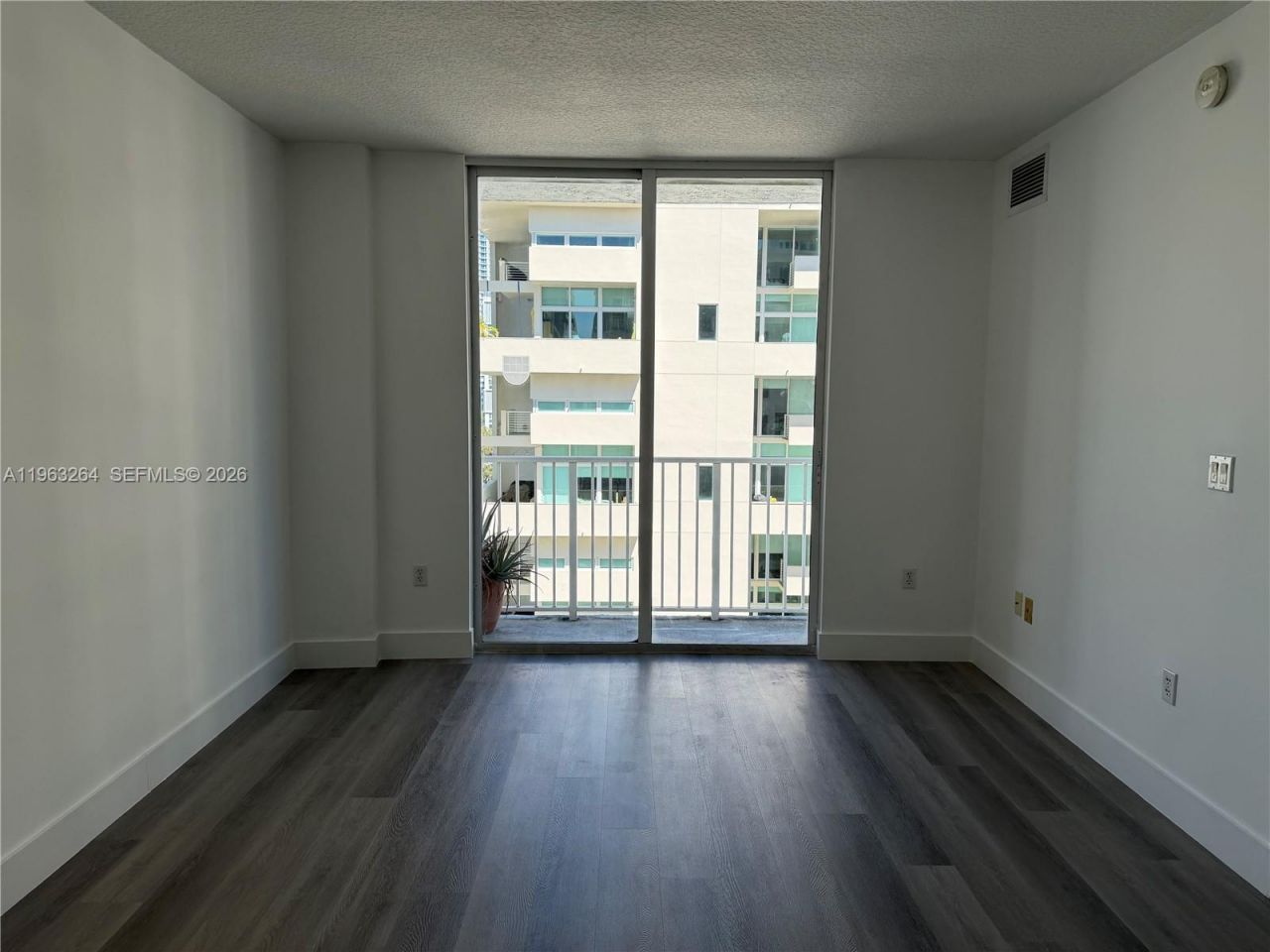 115 SW 11th St, Unit 805, Miami, FL 33130 Photo
