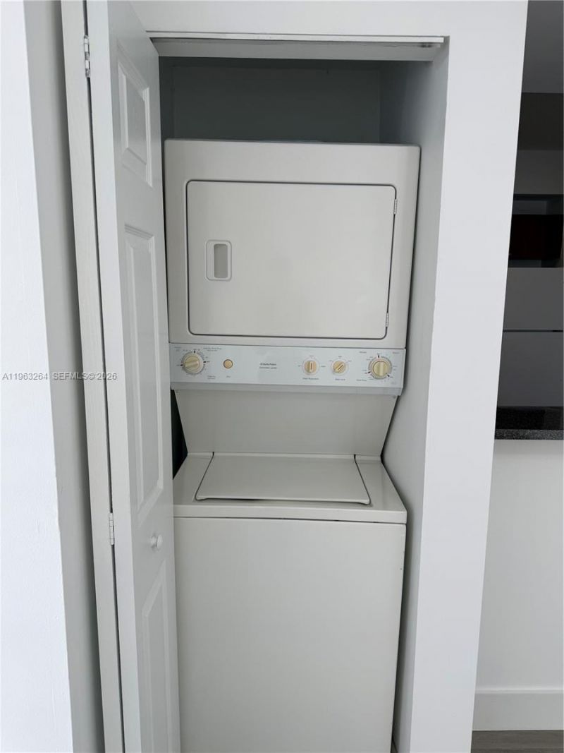 115 SW 11th St, Unit 805, Miami, FL 33130 Photo