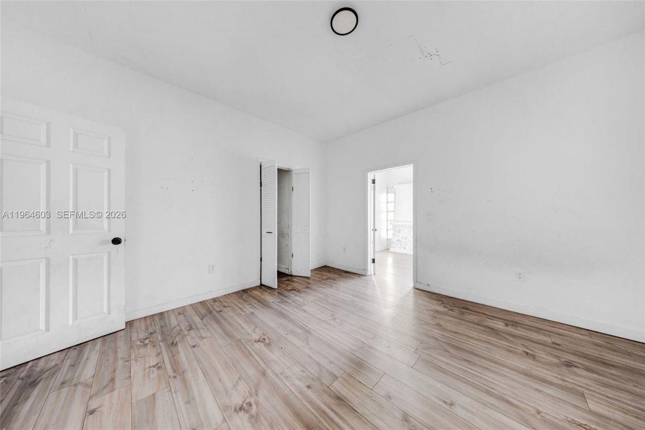 1342 NW 1st St, Miami, FL 33125 Photo