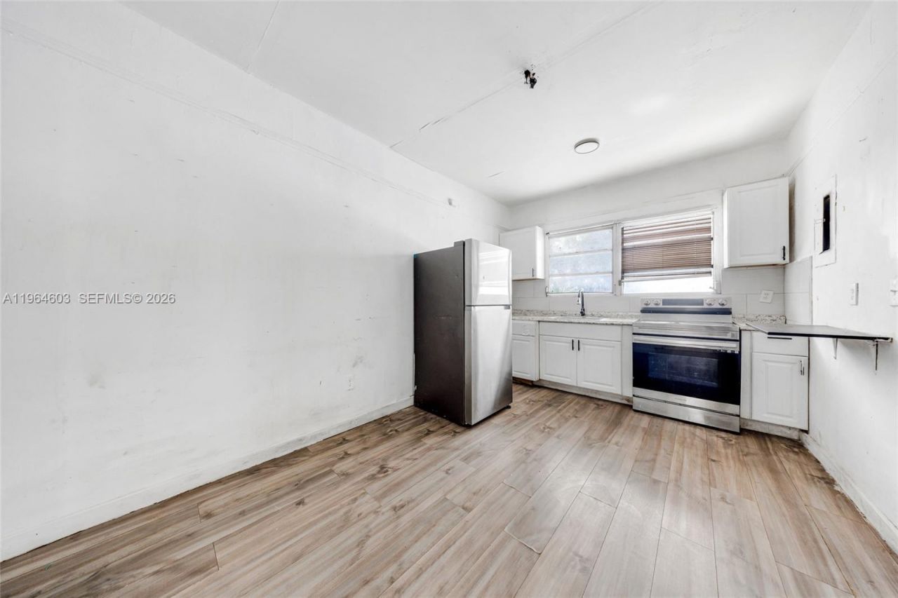 1342 NW 1st St, Miami, FL 33125 Photo