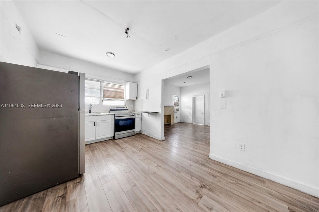 1342 NW 1st St, Miami, FL 33125 Photo