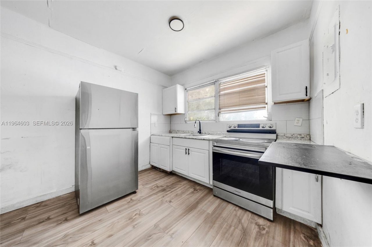 1342 NW 1st St, Miami, FL 33125 Photo