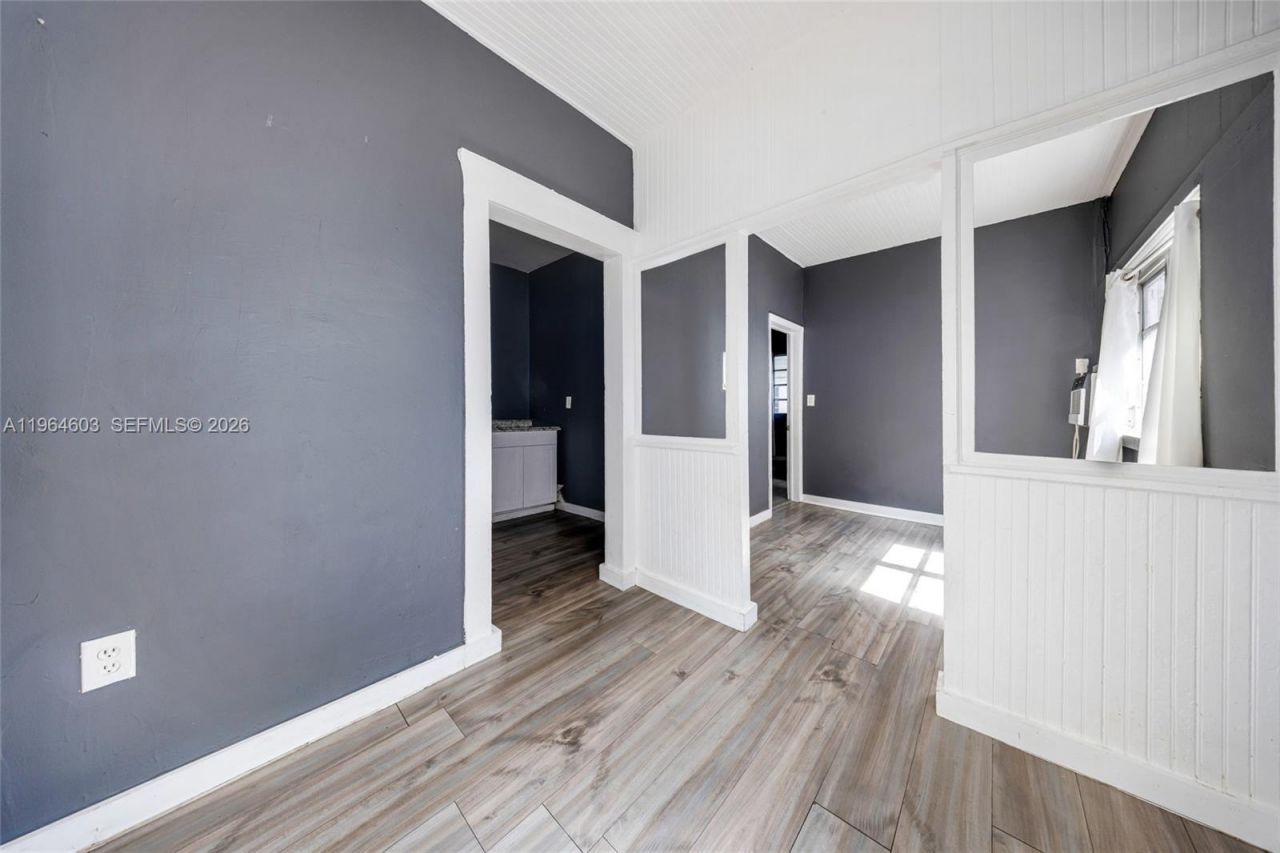 1342 NW 1st St, Miami, FL 33125 Photo