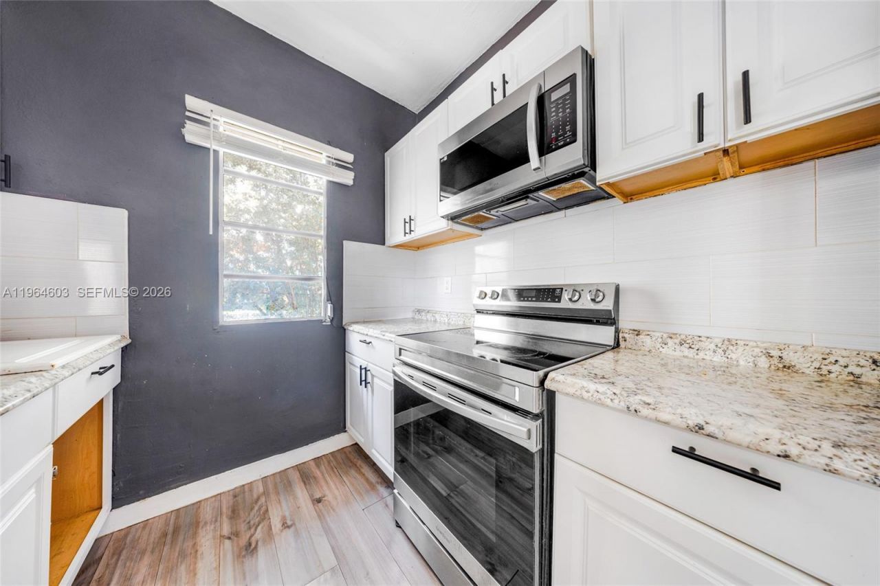 1342 NW 1st St, Miami, FL 33125 Photo