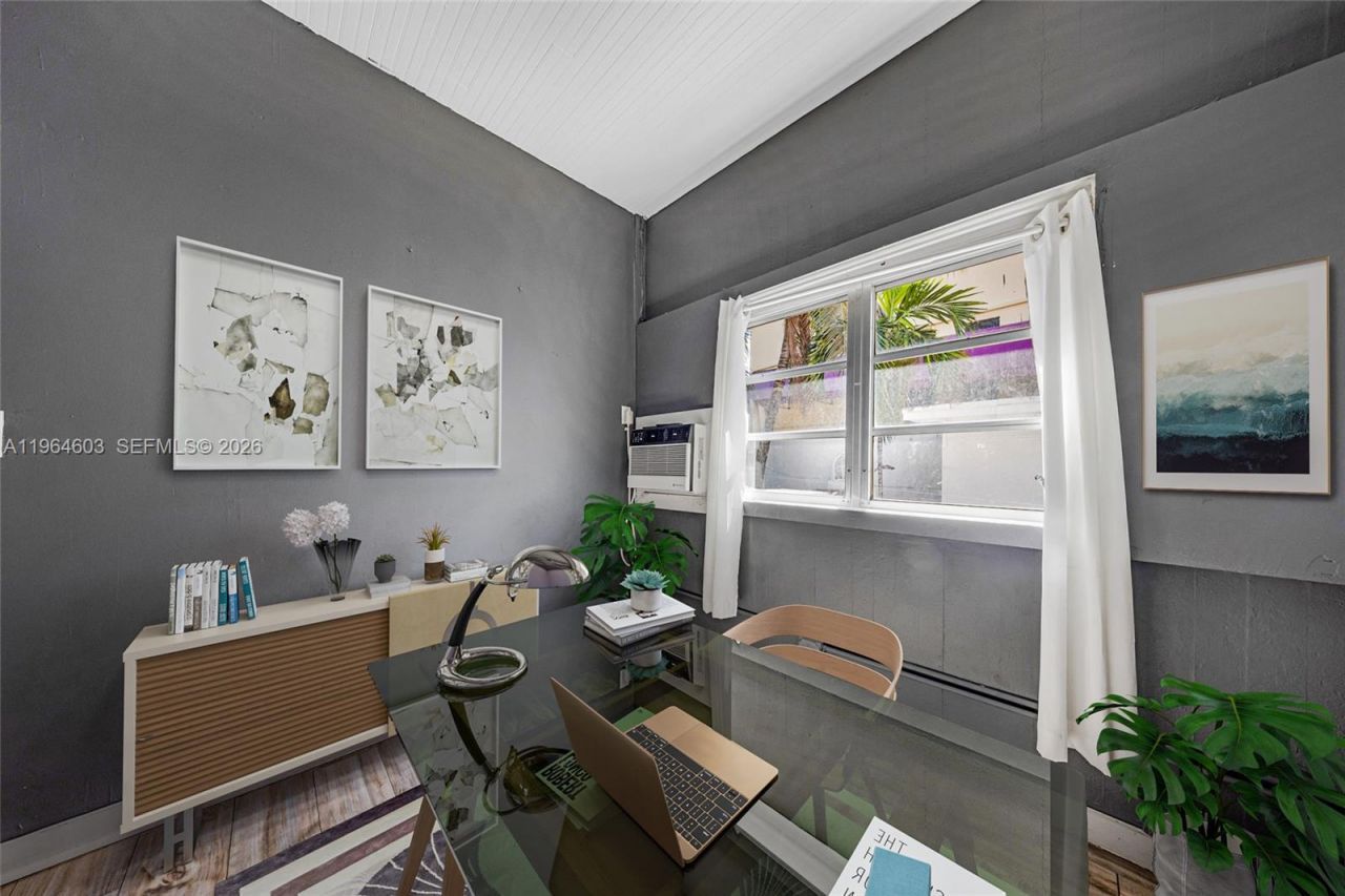 1342 NW 1st St, Miami, FL 33125 Photo