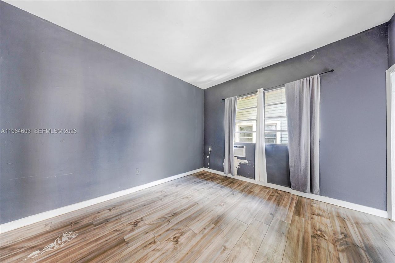 1342 NW 1st St, Miami, FL 33125 Photo