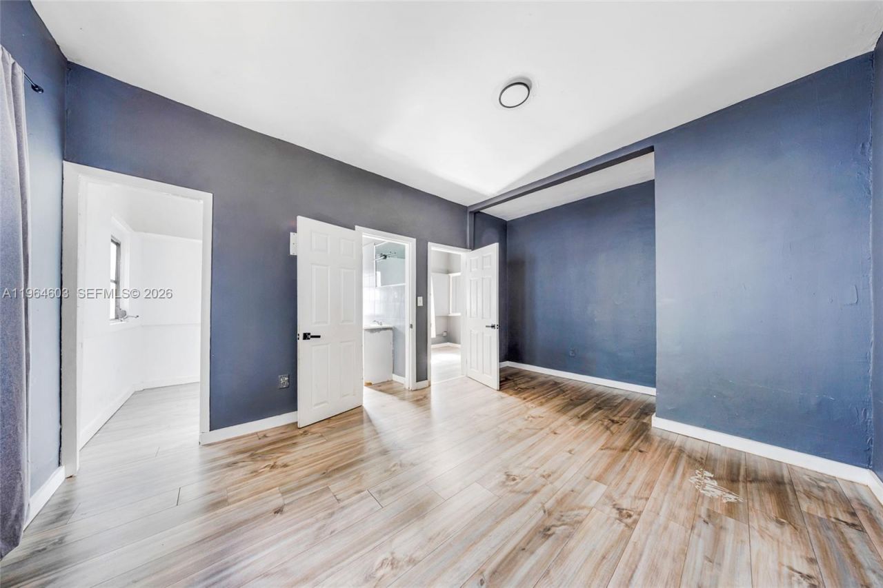 1342 NW 1st St, Miami, FL 33125 Photo