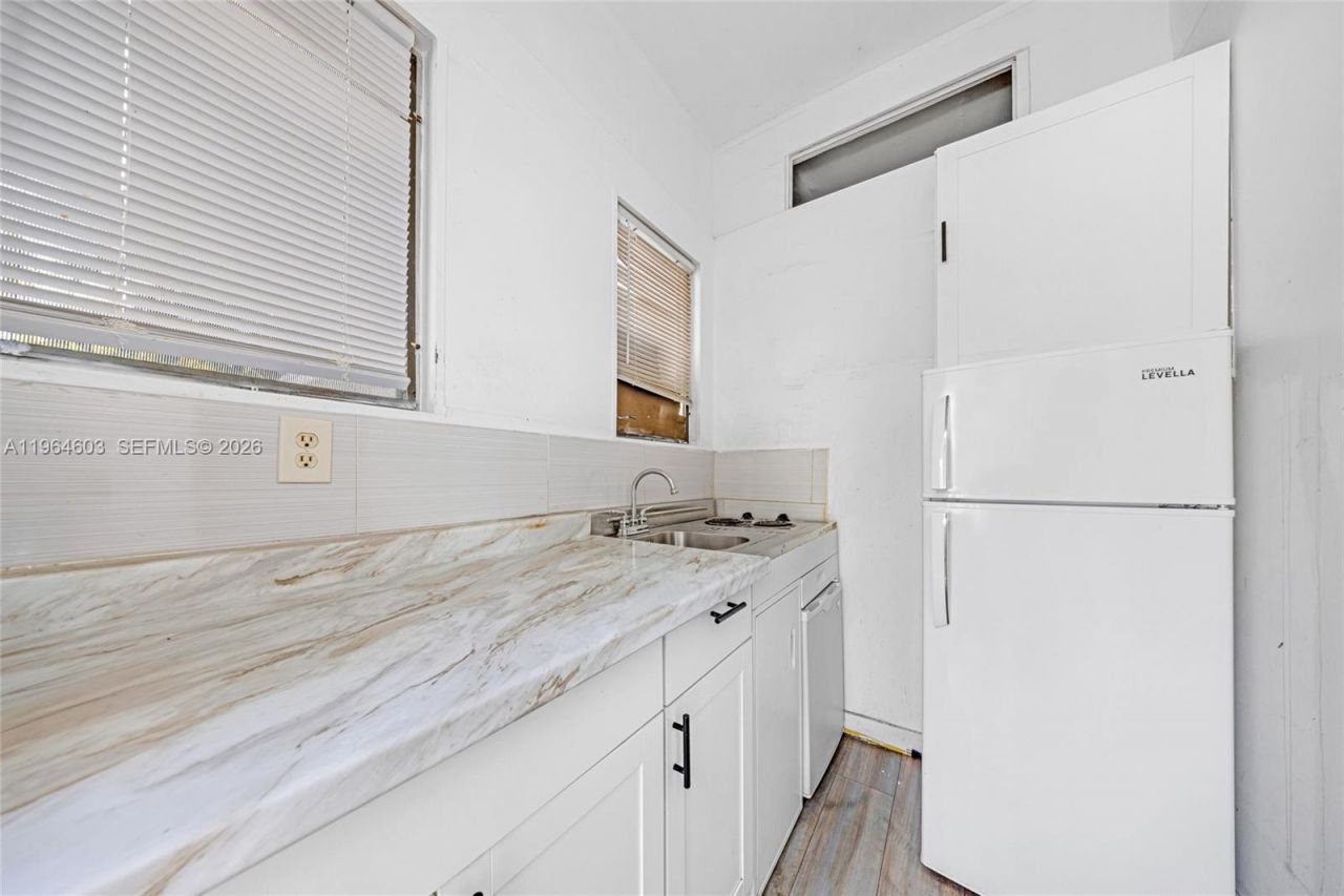 1342 NW 1st St, Miami, FL 33125 Photo