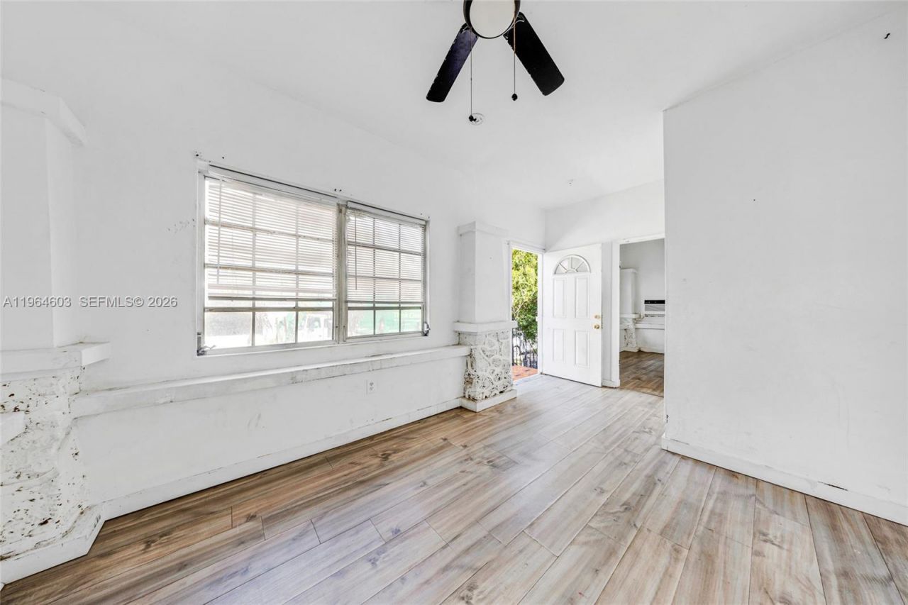 1342 NW 1st St, Miami, FL 33125 Photo