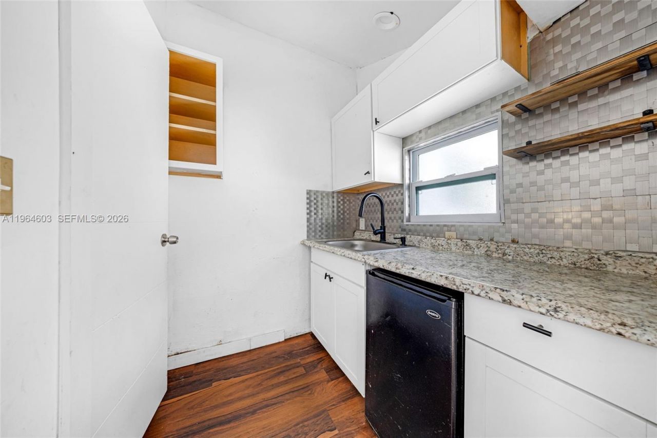 1342 NW 1st St, Miami, FL 33125 Photo