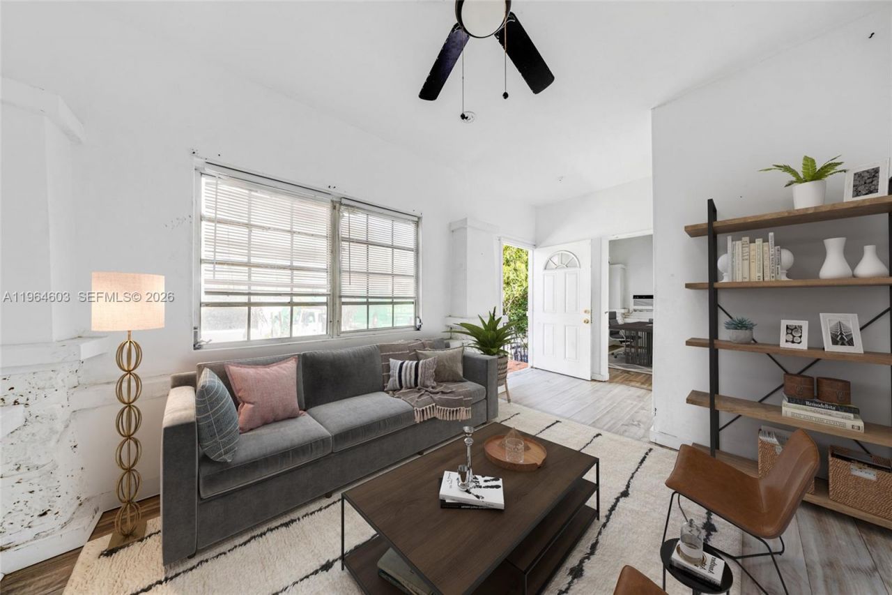 1342 NW 1st St, Miami, FL 33125 Photo